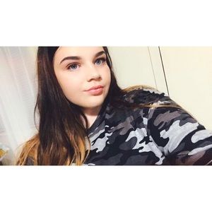 Meet your Posher, Cassi